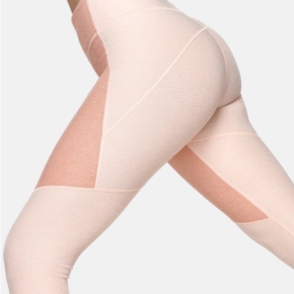 8.Outdoor Voices® 3/4 Warmup Leggings - Picture 2 of 8